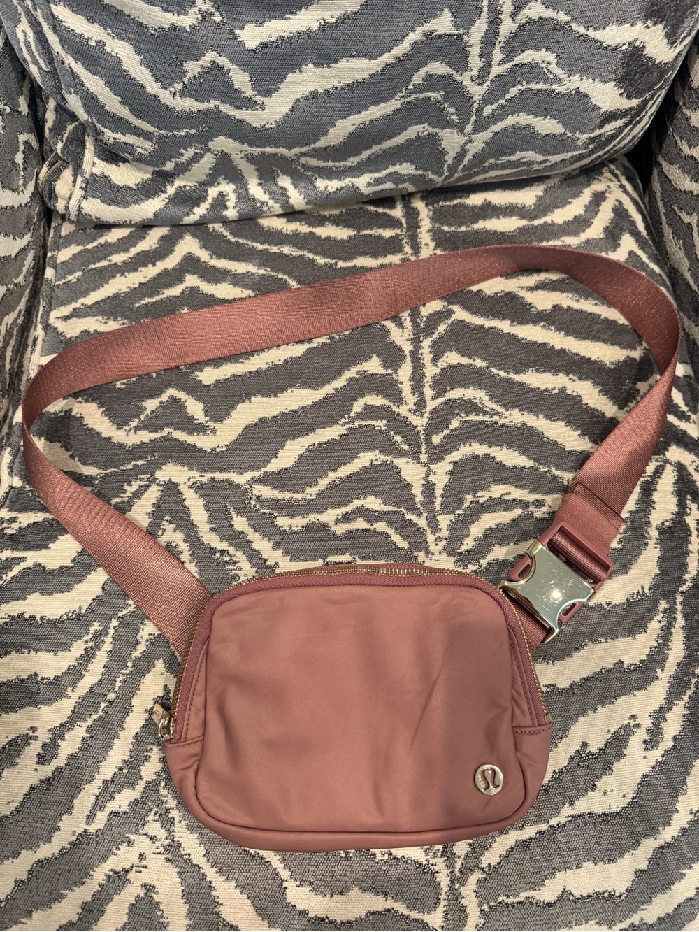 Lululemon Athletica Like New Everywhere Belt Bag 1L